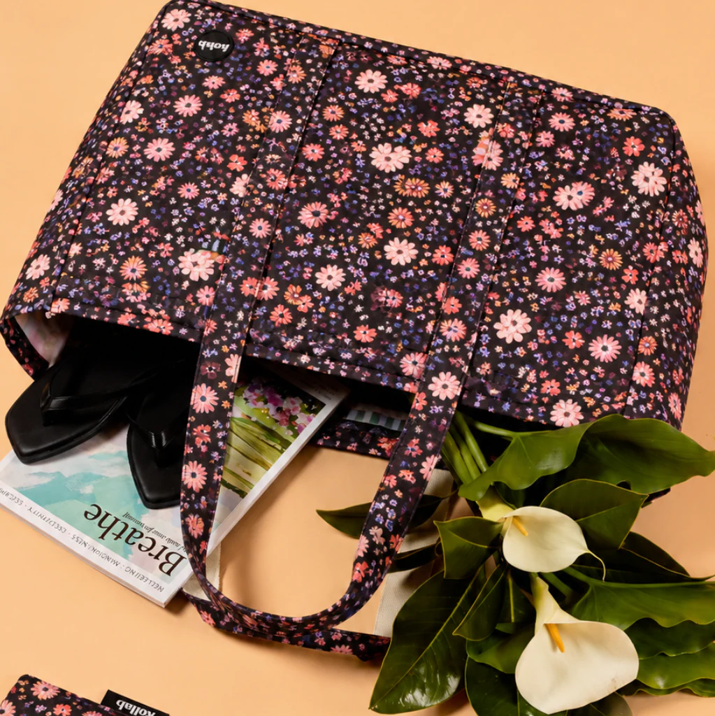 Carryall Cargo Bag Mocha Meadow - Image 4