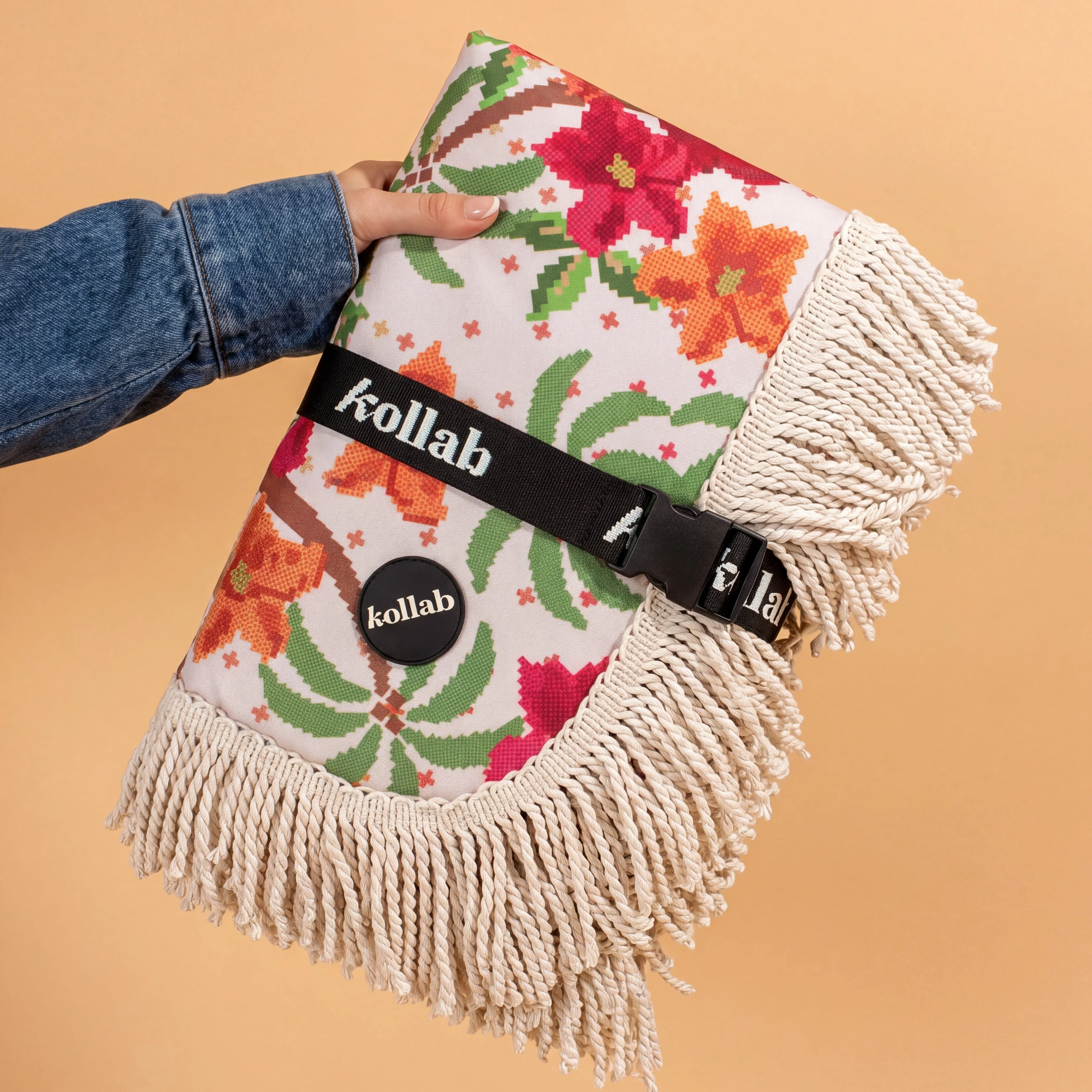 Fringed Medium Picnic Mat Hibiscus Retreat - Image 4